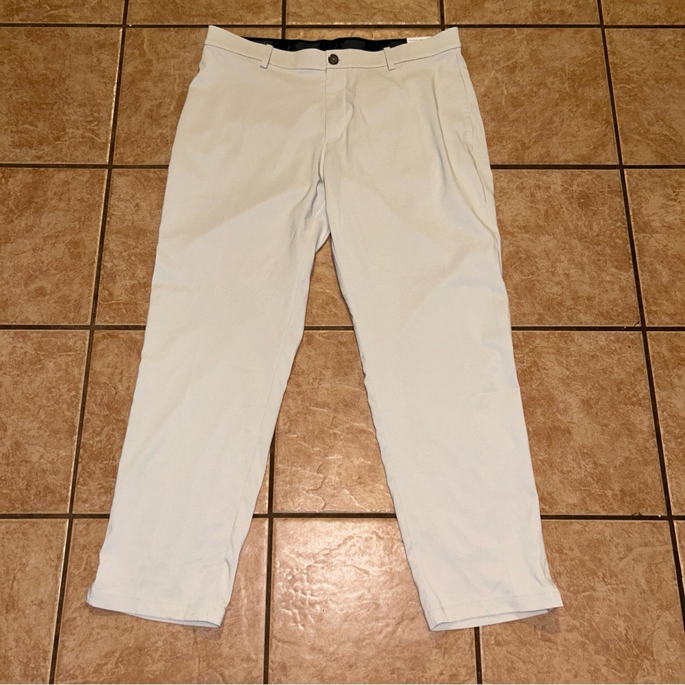 Nike light khaki standard fit golf pants nwt
